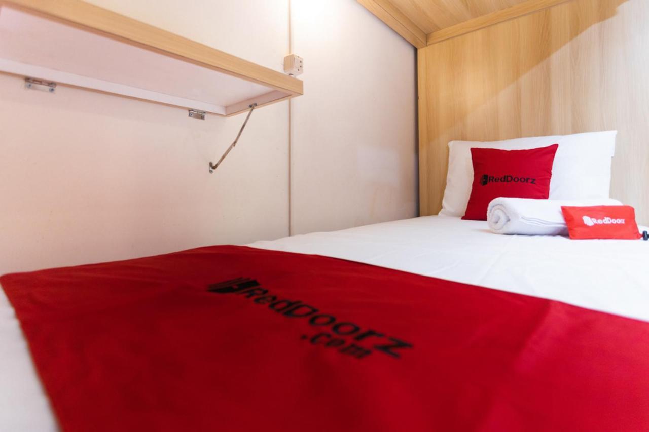 RedDoorz Hostel @ Malang City Center 2 Exterior foto